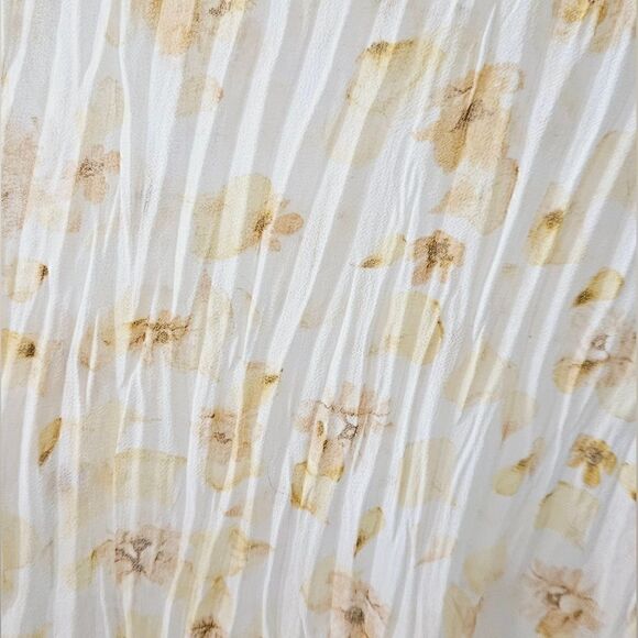 Vince Pressed Petal Blouse Yellow Floral Pleated Crinkle Semi Sheer Top Size M - Picture 3 of 8